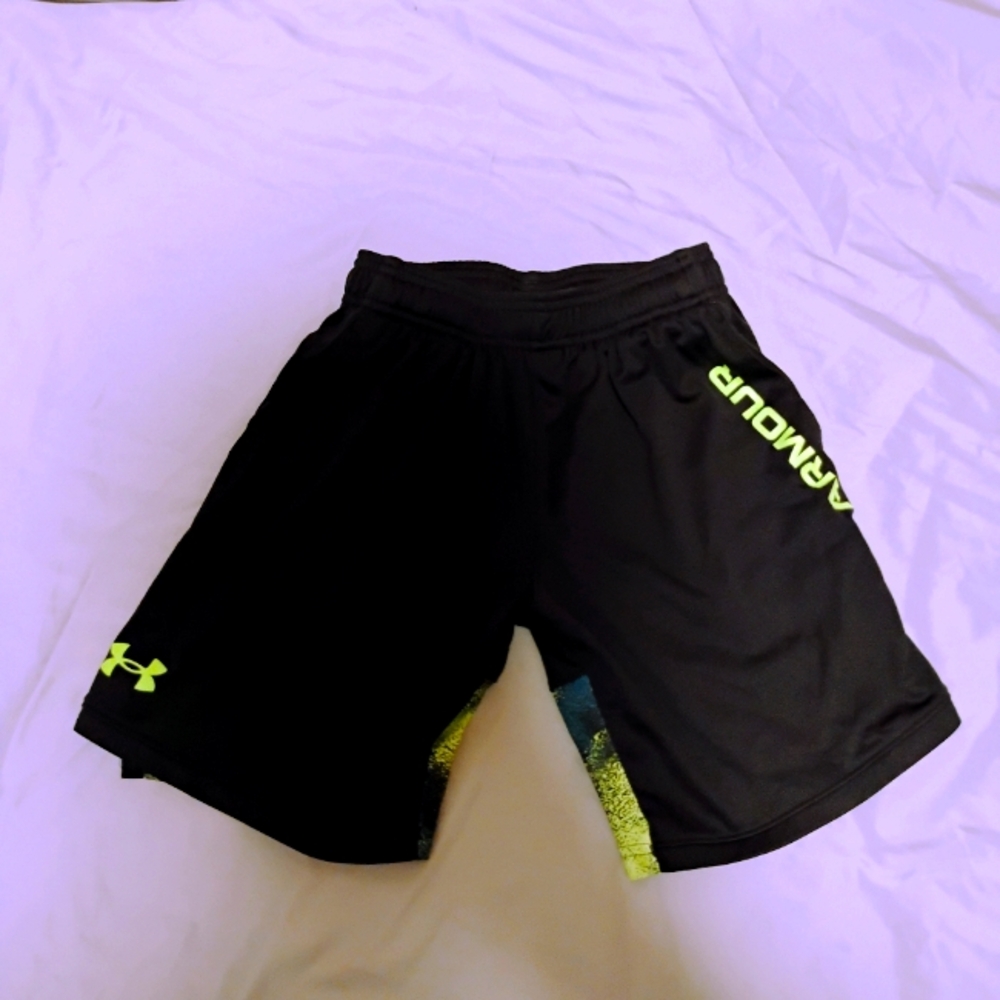 Under Armour, Boys Youth Small, Black and Yellow Shorts